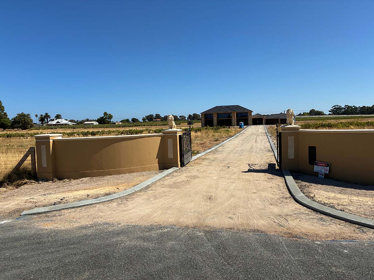 Jackson Asphalt successfully delivered a full-scope asphalt and kerbing project at this amazing property in Caversham in February 2026.