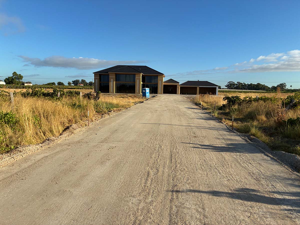 Jackson Asphalt successfully delivered a full-scope asphalt and kerbing project at this amazing property in Caversham in February 2026.