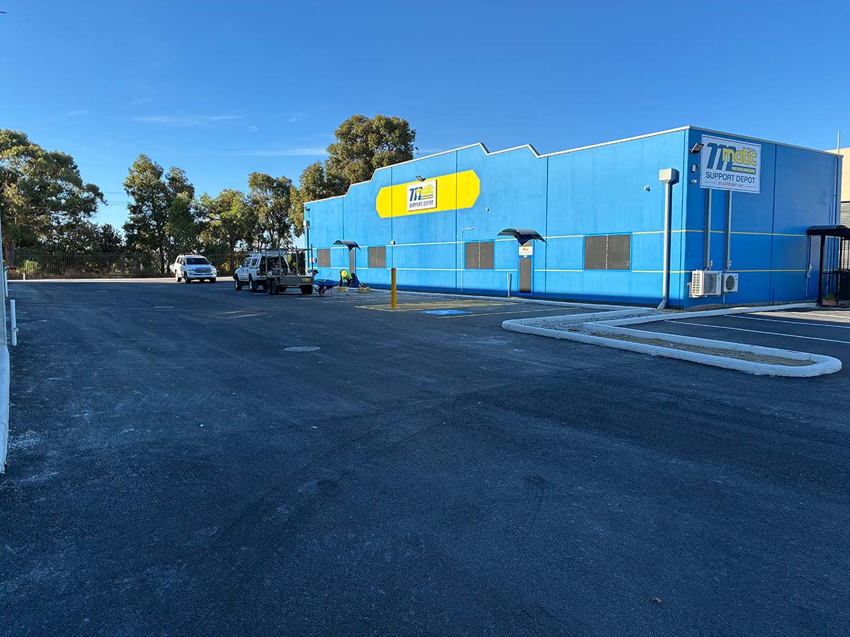 Jackson Asphalt recently completed a full-scope asphalt and kerbing project for Matic Transport in Bibra Lake, delivered on behalf of Buildcom Constructions.