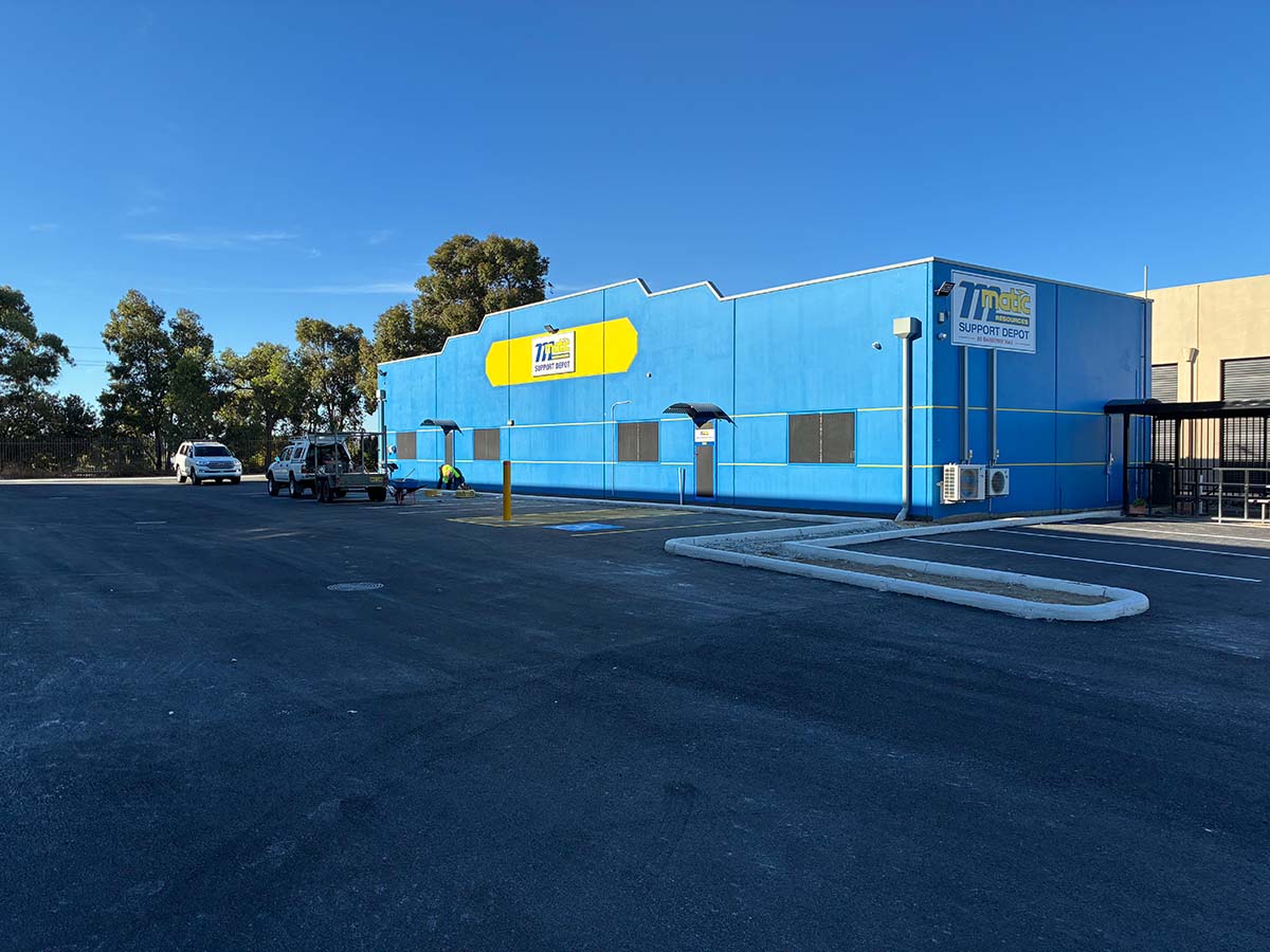Jackson Asphalt recently completed a full-scope asphalt and kerbing project for Matic Transport in Bibra Lake, delivered on behalf of Buildcom Constructions.